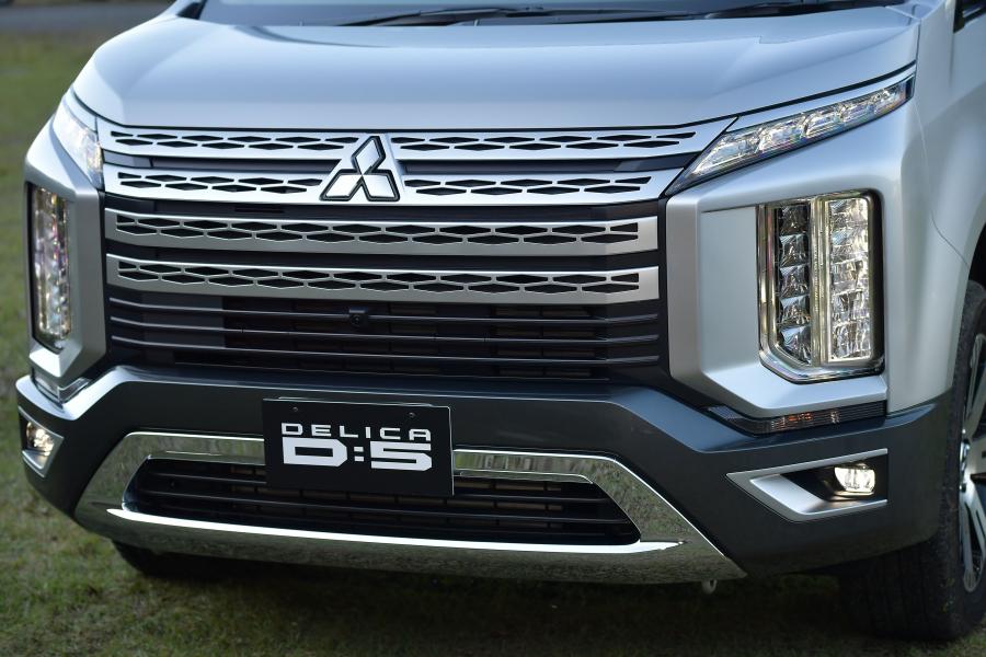 Детали экстерьера Mitsubishi Delica D:5 2018 года  (фото 10 из 43)
